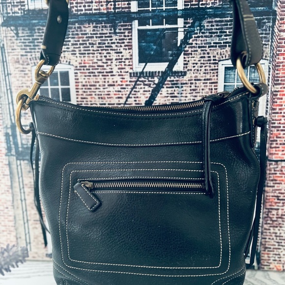 Coach Vintage Chelsea Black Pebbled Leather Shoulder Purse Bag 10399